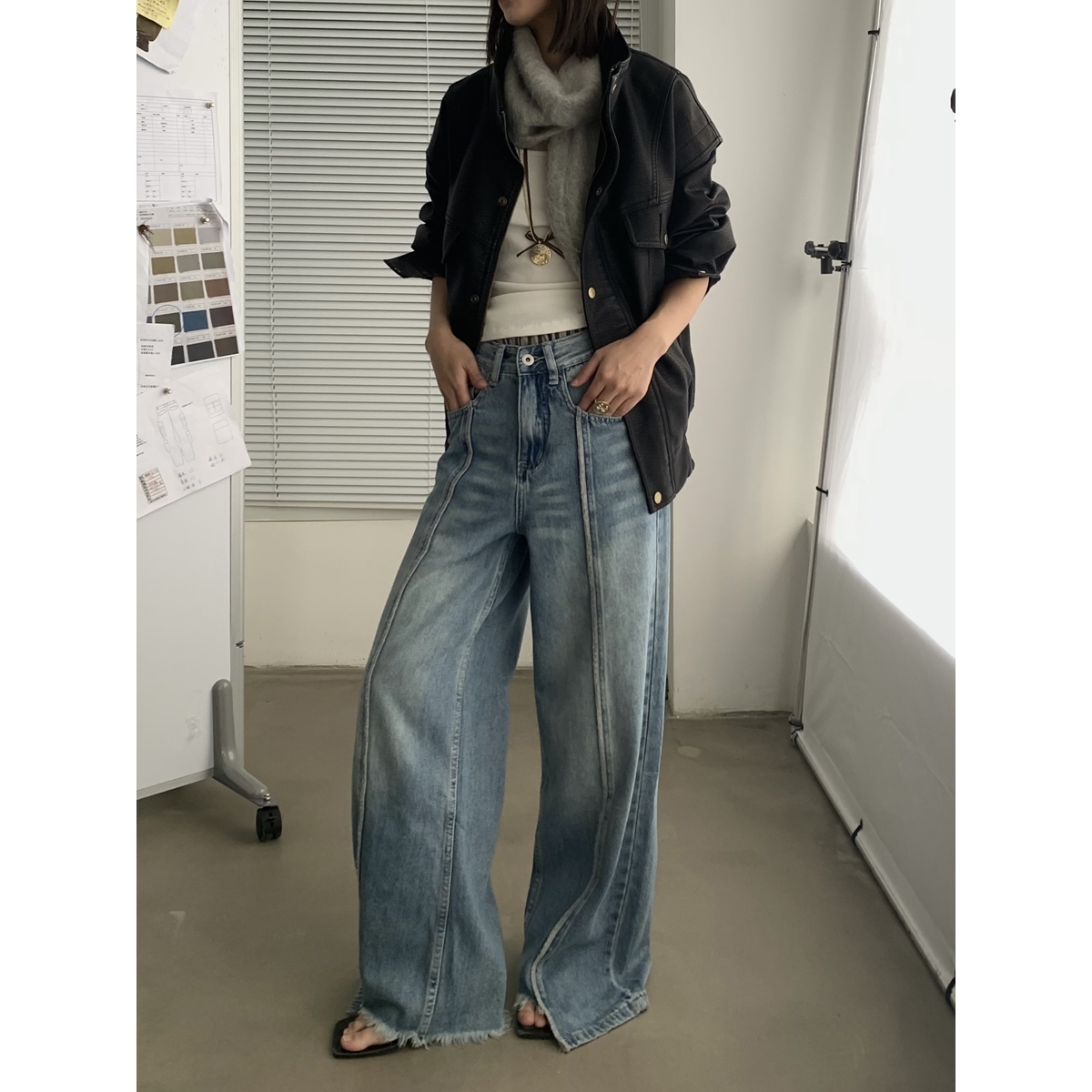 Unisex Retro Loose Flared Jeans - Trendy Wide-Leg Casual Pants for a Vintage 90s Look