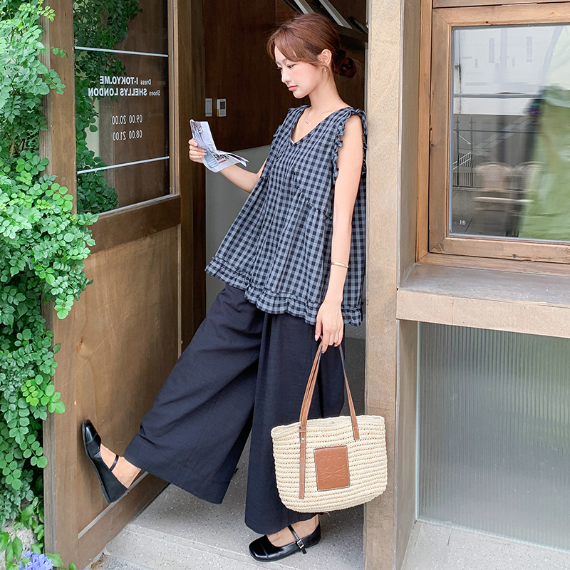 V-Neck Plaid Sleeveless Tank Top & Wide-Leg Pants Two-Piece Set for Women – Summer Casual Outfit, Age-Reducing Style, Relaxed Fit