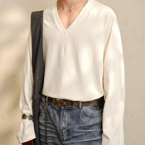V-Neck Sweater in Merino Wool and Tencel - Casual Long Sleeve Top for Relaxed Style, Perfect for Everyday Wear