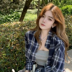 Vintage French Plaid Shirt for Women - Chic Long Sleeve Autumn Jazz Top, Unique Short Jacket in Hong Kong Style