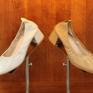 Vintage Genuine Leather Chunky Heel Grandma Shoes for Women - 4.5cm Square Toe Mid-Heel Flats - Autumn 2025 Style