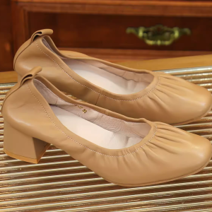 Vintage Genuine Leather Chunky Heel Grandma Shoes for Women - 4.5cm Square Toe Mid-Heel Flats - Autumn 2025 Style