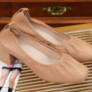 Vintage Genuine Leather Chunky Heel Grandma Shoes for Women - 4.5cm Square Toe Mid-Heel Flats - Autumn 2025 Style