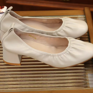Vintage Genuine Leather Chunky Heel Grandma Shoes for Women - 4.5cm Square Toe Mid-Heel Flats - Autumn 2025 Style