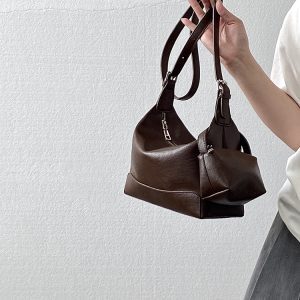 Vintage High-End Women's Crossbody Bag - Stylish Underarm Handheld Shoulder Bag for Commuter Chic, Niche Fashion 2025