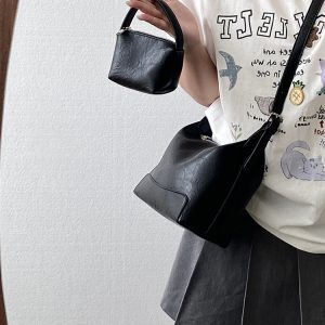 Vintage High-End Women's Underarm Bag - Versatile Handheld Crossbody Shoulder Bag for Chic Style
