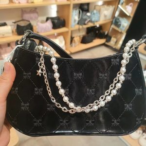 Vintage-Inspired Baguette Bag with Pearl Metal Chain Double Strap - High-End Underarm Shoulder Crossbody Bag for Chic Commuting