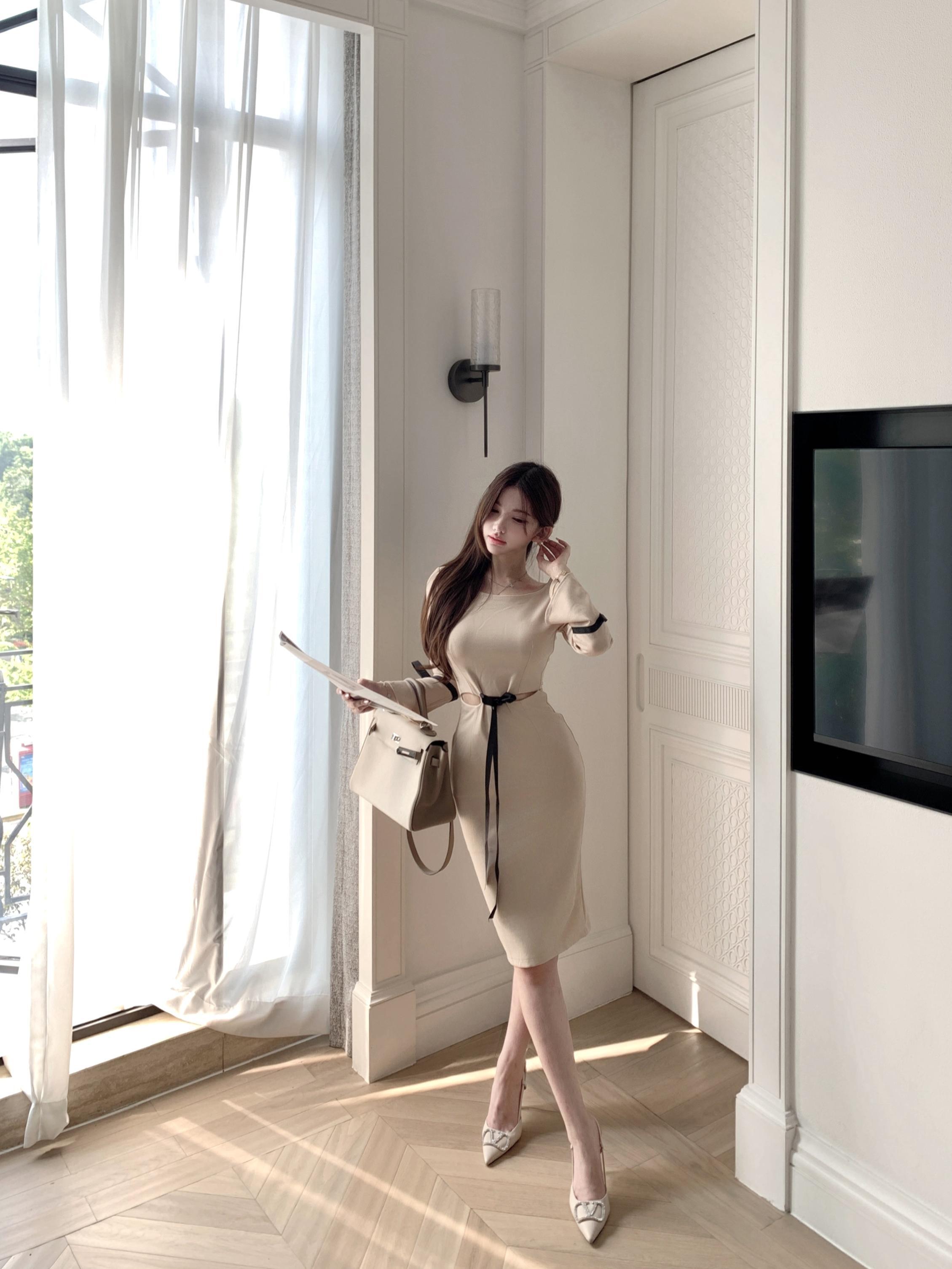 Vintage Korean-Style Waist-Cinching Bow-Tie Flared Sleeve Bodycon Dress for a Chic Y2K Look