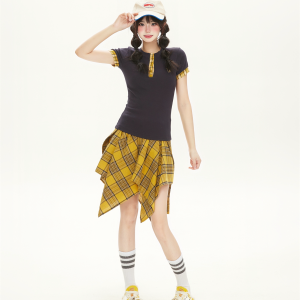 Vintage Red Plaid Patchwork Short Sleeve Crop Top T-Shirt for Women - Sexy Summer Style, Unique Fit, Trendy Fashion