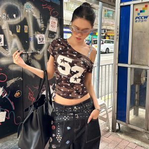 Vintage Slim Fit Hot Girl Camouflage Digital Print Off-Shoulder T-Shirt - Slimming Slant Shoulder Style for Y2K Fashion Lovers