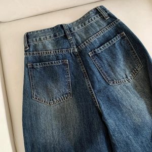Vintage Washed Distressed Denim Capri Shorts for Women - Summer Loose Wide-Leg Straight-Leg Style, Retro Fashion