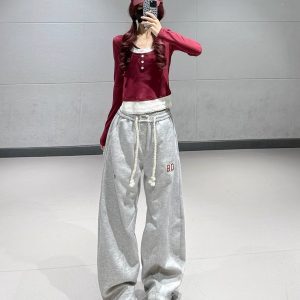 Vintage Wine Red Lace Spliced Short Top with Gray Casual Curved Blade Pants - Stylish Thin Dance Sports Outfit for Y2K Vibes