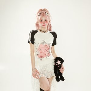 Waist-Cinched Fitted T-Shirt with Cartoon Cat Print for Women, Casual Short Sleeves, Summer Niche Style, Trendy & Unique Design