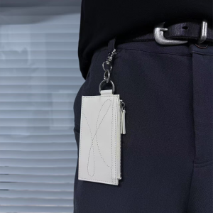 White Iris Flower Card Holder - Elegant White Card Bag, Perfect for Members, Floral Design, Chic Accessory for Everyday Use