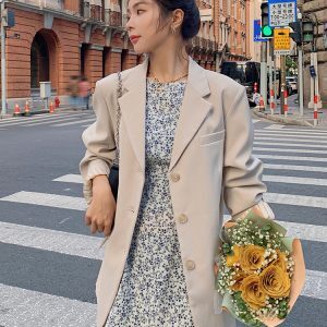 White Single-Breasted Suit Jacket for Women - Spring 2025 Fashion, Stylish and Trendy Office Wear, Chic Minimalist Look