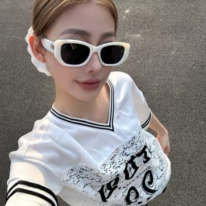 White Thick-Bordered Cat-Eye Sunglasses for Women - Trendy European American Style, High-End Fashion for Street Photography and Sun Protection