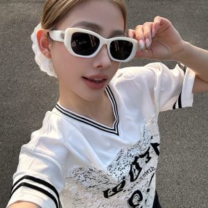 White Thick-Bordered Cat-Eye Sunglasses for Women - Trendy European American Style, High-End Fashion for Street Photography and Sun Protection