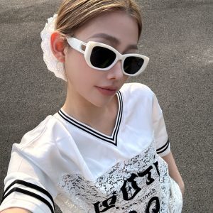 White Thick-Bordered Cat-Eye Sunglasses for Women - Trendy European American Style, High-End Fashion for Street Photography and Sun Protection