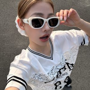 White Thick-Bordered Cat-Eye Sunglasses for Women - Trendy European American Style, High-End Fashion for Street Photography and Sun Protection