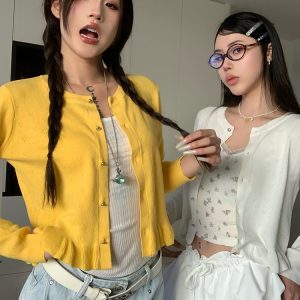 Women’s American Retro Ruffled Lace Knitted Cardigan - Loose Casual Long Sleeve Round Neck Top for Spring Fashion