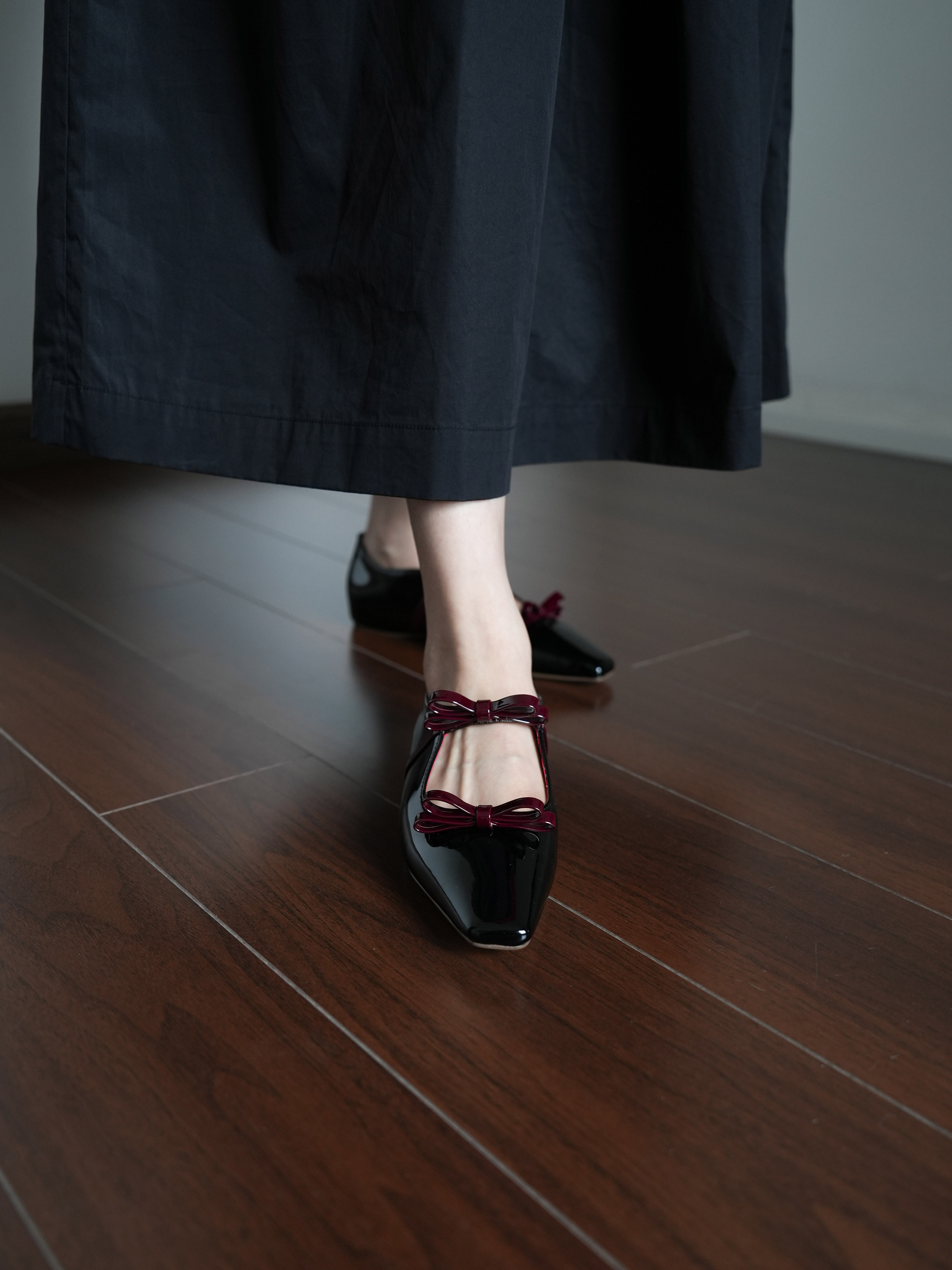 Women's Bow Tie Square Toe Flat Shoes - Elegant Fairy Style with Inner Height Increase - All Season Comfort
