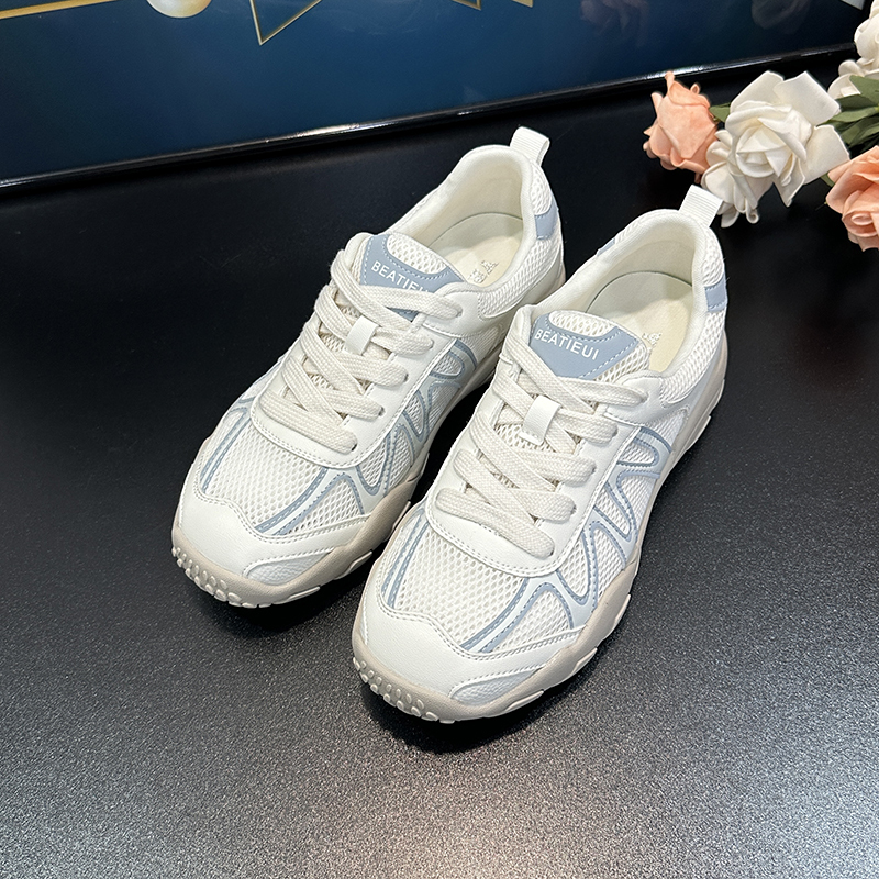 Women's Breathable Mesh Retro Training Shoes – 2025 Summer Outdoor Casual Sneakers with Soft Sole for Comfort