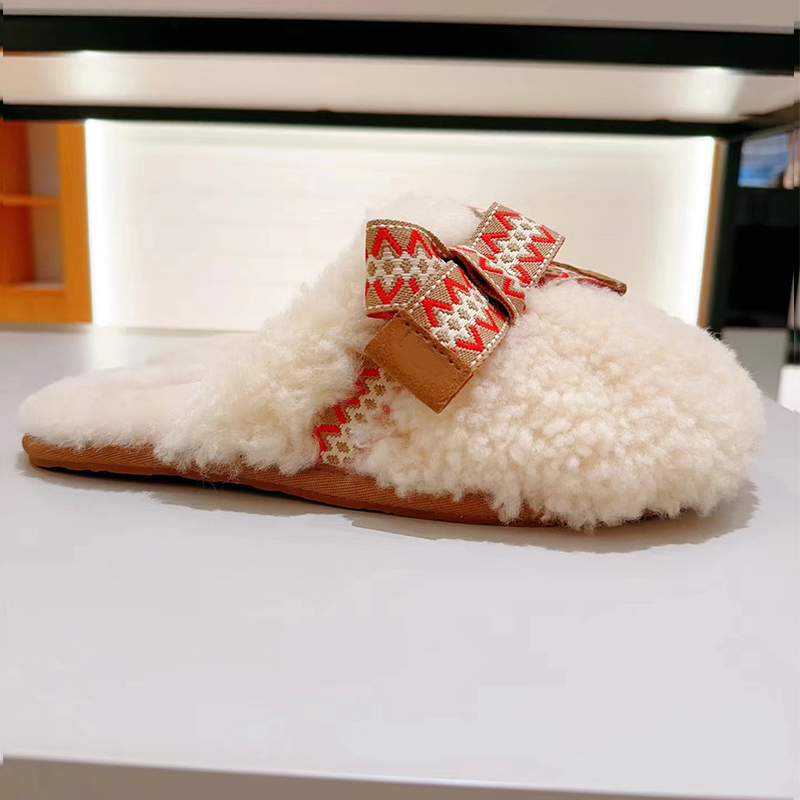 Women's Butterfly Knot Lamb Wool Slippers - Fashionable Slip-On Mules for Outdoor Wear, Cozy Closed Toe Flat Bottom for Autumn & Winter