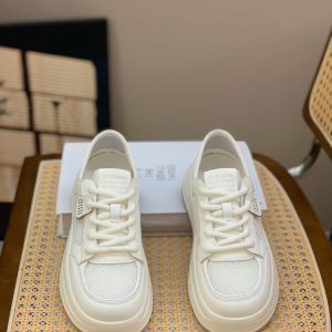 Women's Casual Lace-Up Breathable White Sneakers with Thick Soles - Genuine Leather, Versatile Summer 2025 Style, Trendy Footwear