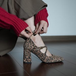Women's Chunky Heel Mary Jane Flats - Square Toe Leopard Print High Heels with Buckle - Trendy Commuting Shoes