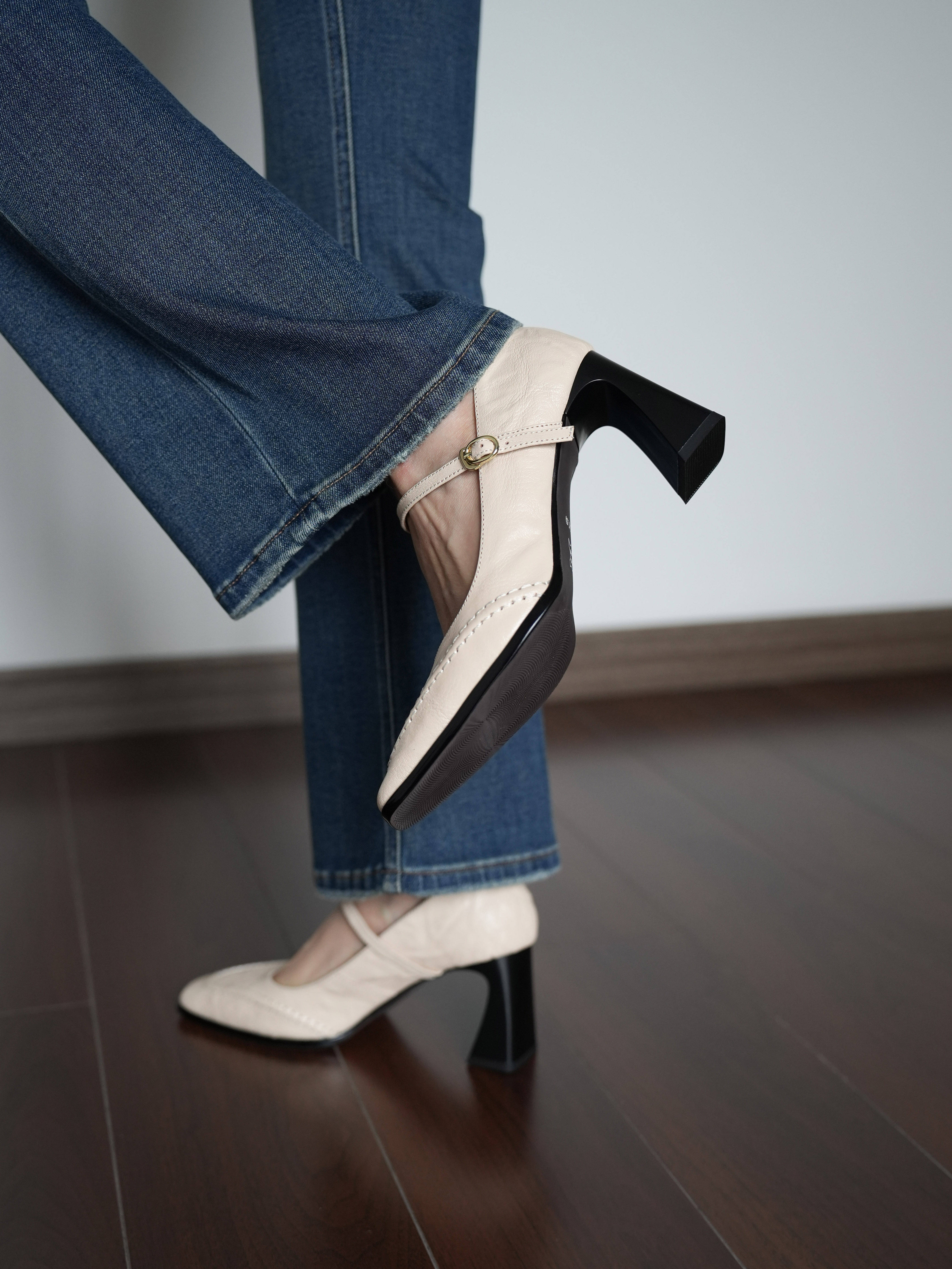 Women's Chunky Heel Square-Toe High Heels - French Retro Style Shallow Mouth Black Work Shoes for Commuting