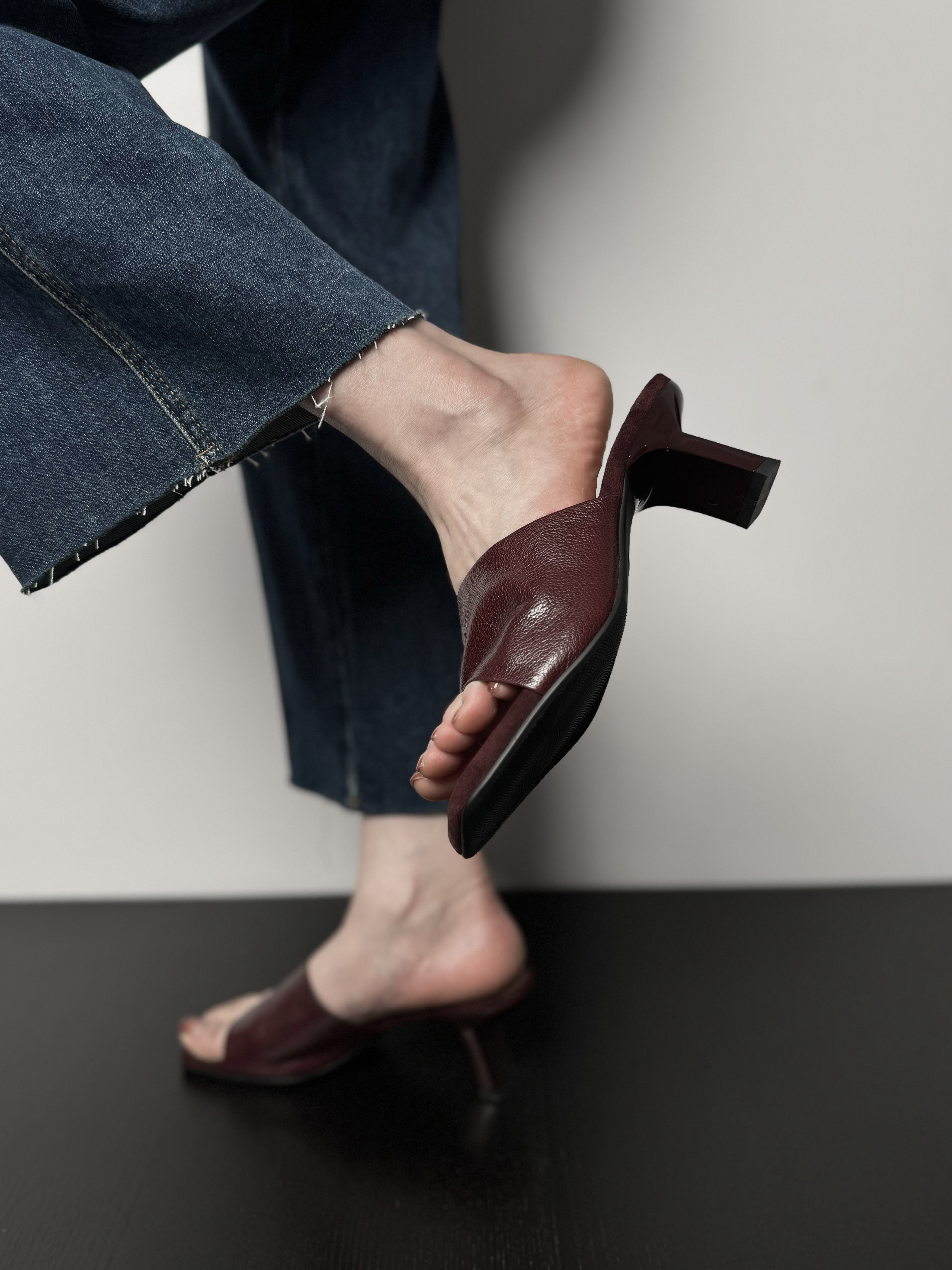 Women’s Chunky-Heeled One-Strap Sandals - Soft Sheepskin Summer Slippers for Outdoor Versatility - 2024 Trendy Style