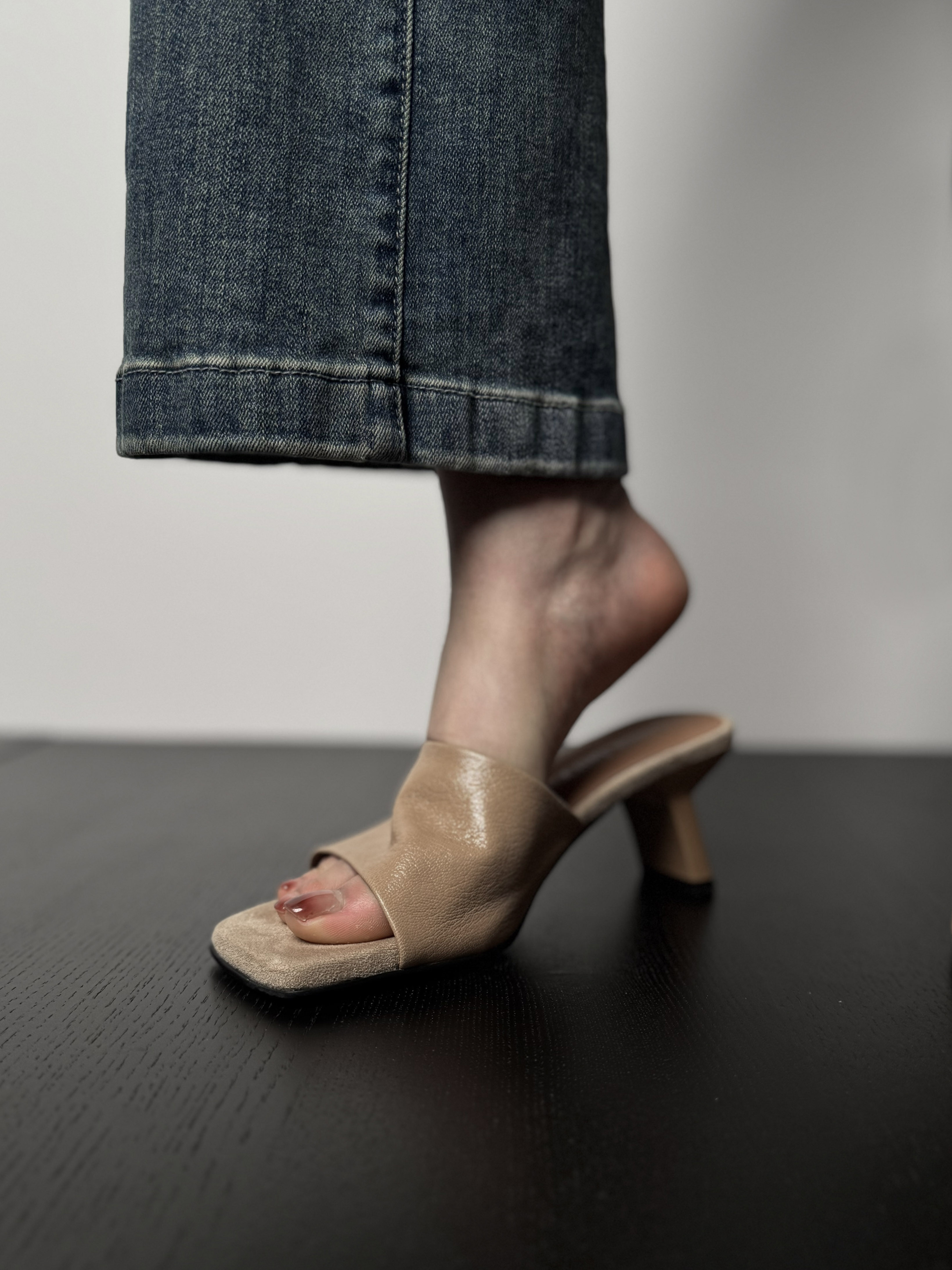 Women’s Chunky-Heeled One-Strap Sandals - Soft Sheepskin Summer Slippers for Outdoor Versatility - 2024 Trendy Style