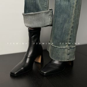 Women’s Chunky Heeled Square-Toed Black Ankle Boots - Versatile Autumn Winter Fashion for Trendy Looks