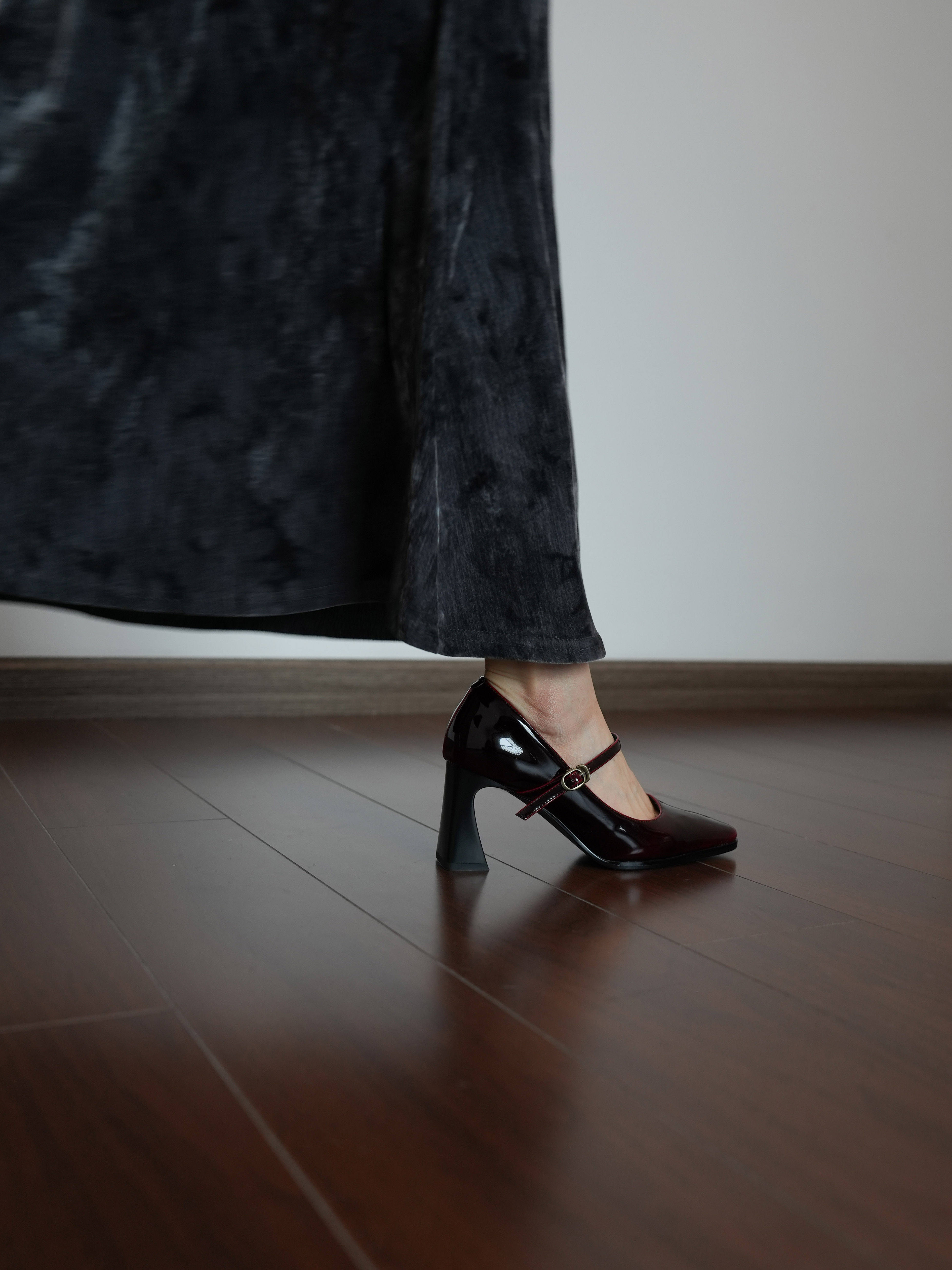 Women's Chunky High Heel Mary Jane Shoes - Minimalist Square Toe Shallow Mouth One-Strap Design, Elegant New Style