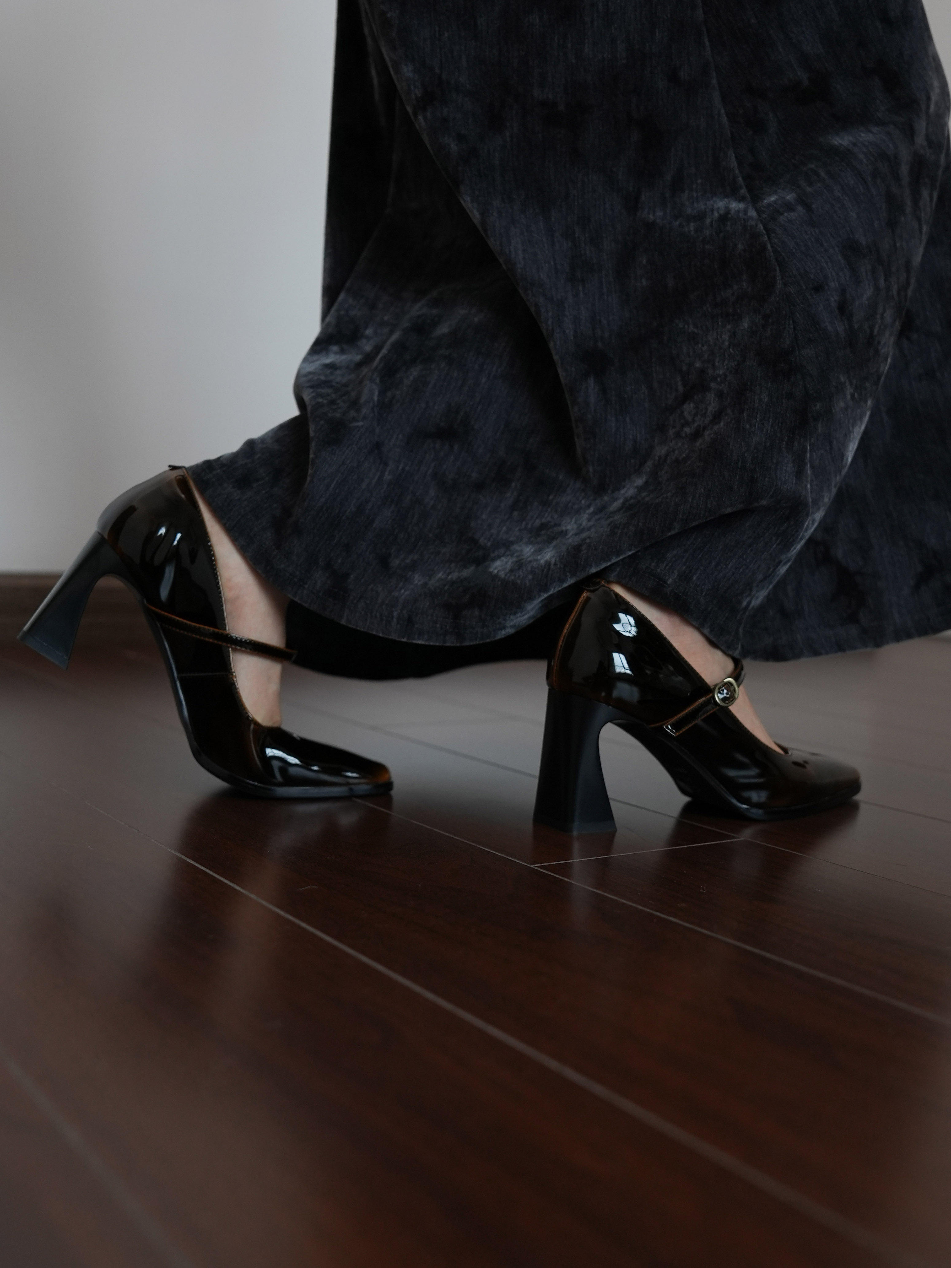 Women's Chunky High Heel Mary Jane Shoes - Minimalist Square Toe Shallow Mouth One-Strap Design, Elegant New Style
