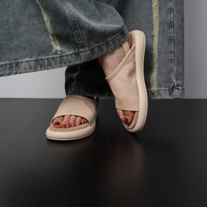 Women's Comfortable Leather Flat Casual Sandals - Thick-Soled Open-Toe Beach Shoes for Summer Vacation Travel