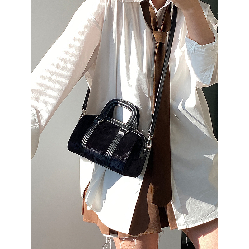 Women's Dark Aesthetic Boston Bag - Versatile Korean Style Shoulder & Crossbody Handbag for 2025