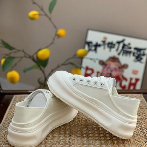 Women's Genuine Leather White Sneakers, Breathable Thick-Soled Casual Shoes, Round-Toe, Two-Way Wear for Spring Autumn 2025