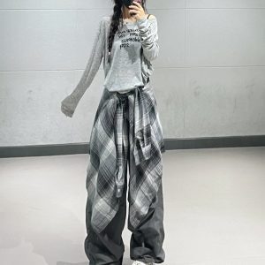 Women's Gray Letter Long-Sleeve Top and Dark Gray Quick-Dry Cargo Pants Jazz Dance Outfit, Perfect for Active Wear and Dance Classes