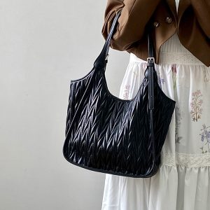 Women's High-End Shoulder Tote Bag - Large Capacity Commuter Bag for Stylish Everyday Use