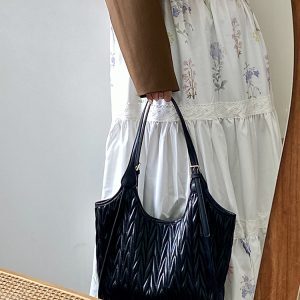 Women's High-End Shoulder Tote Bag - Large Capacity Commuter Bag for Stylish Everyday Use