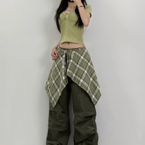 Women's Jazz Dance Outfit with Green Bow Short T-Shirt and Army Green Low Waist Straight Leg Cargo Pants - Y2K Style