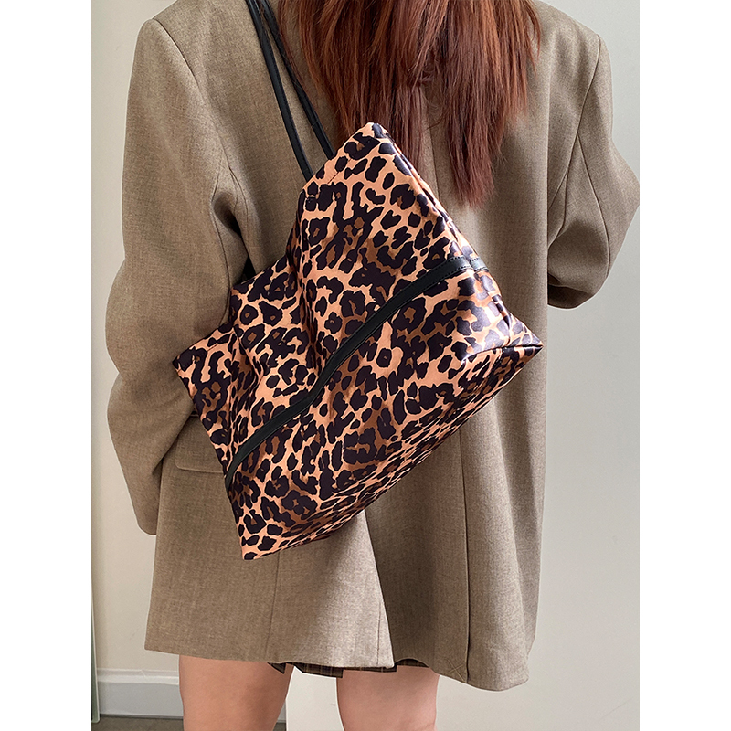 Women's Large Capacity Leopard Print Canvas Tote Bag - Spring Summer Niche Design Shoulder Handbag