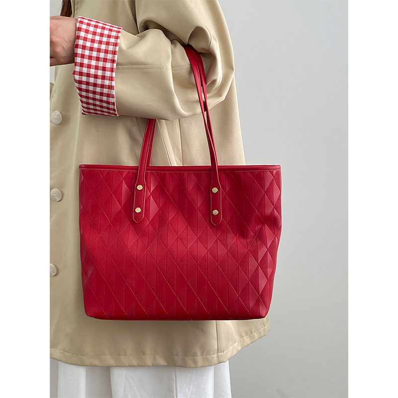 Women's Large Capacity Tote Bag - Versatile Commuter Shoulder Bag for Weddings and Everyday Use