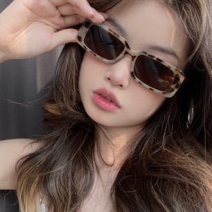 Women's Leopard Print Rectangular Sunglasses for Small Faces - Retro 2024 Style, High-End European American Fashion