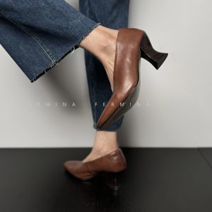 Women's Light Retro Thick Heel Single Shoes - Soft Cowhide Mid Heel Witch Style, Simple Versatile Footwear for Spring