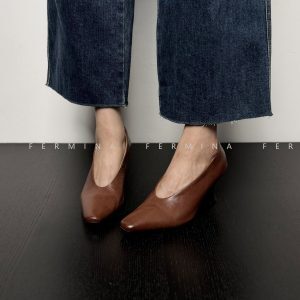 Women's Light Retro Thick Heel Single Shoes - Soft Cowhide Mid Heel Witch Style, Simple Versatile Footwear for Spring