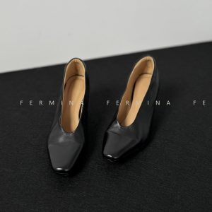 Women's Light Retro Thick Heel Single Shoes - Soft Cowhide Mid Heel Witch Style, Simple Versatile Footwear for Spring