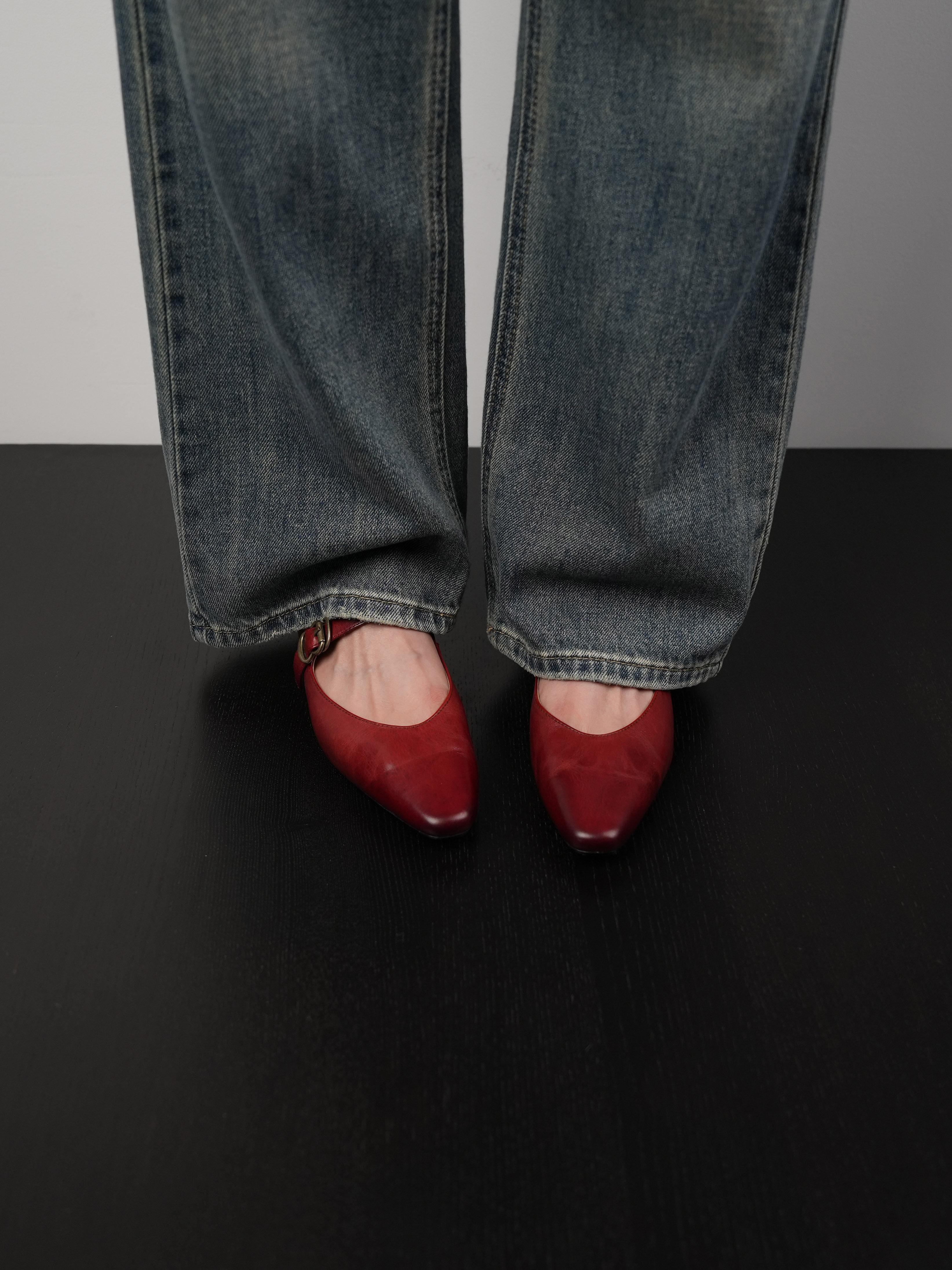 Women's Low-Heeled Mary Jane Shoes with Single Buckle - Retro Flat Commuting Work Shoes for Everyday Style