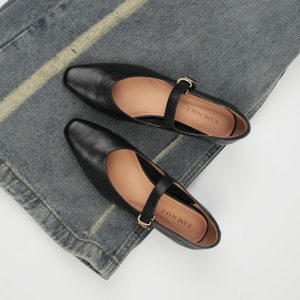 Women's Low-Heeled Mary Jane Shoes with Single Buckle - Retro Flat Commuting Work Shoes for Everyday Style